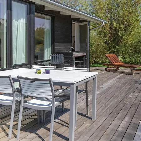 3 Bedroom Stunning In *